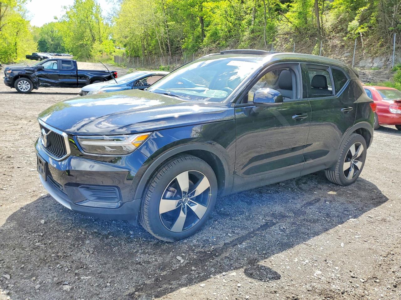 Salvage Volvo XC40 Image