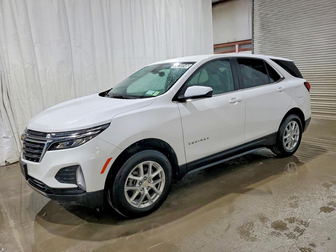 Salvage Chevrolet Equinox Image