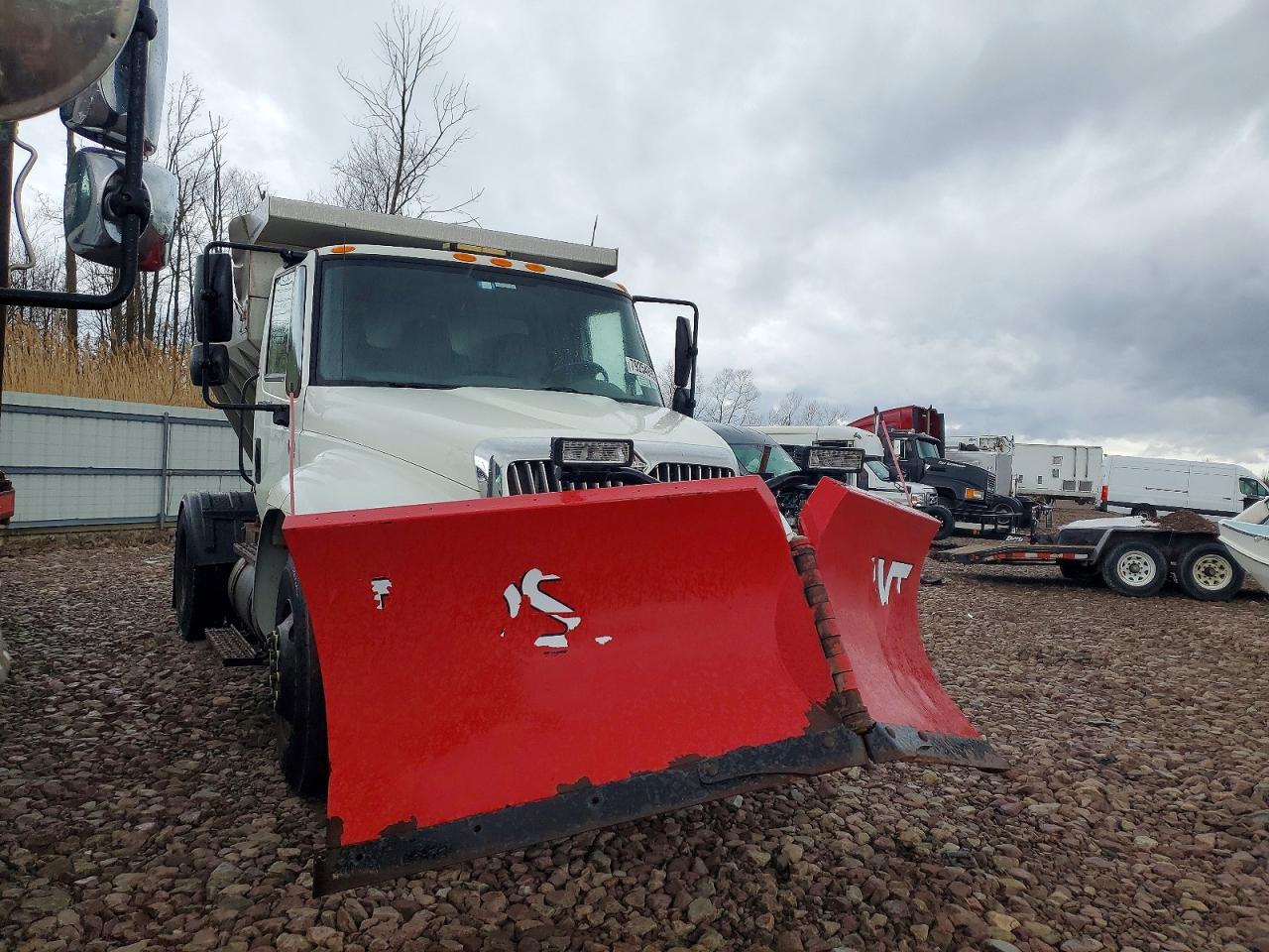 Salvage International 4300 Image