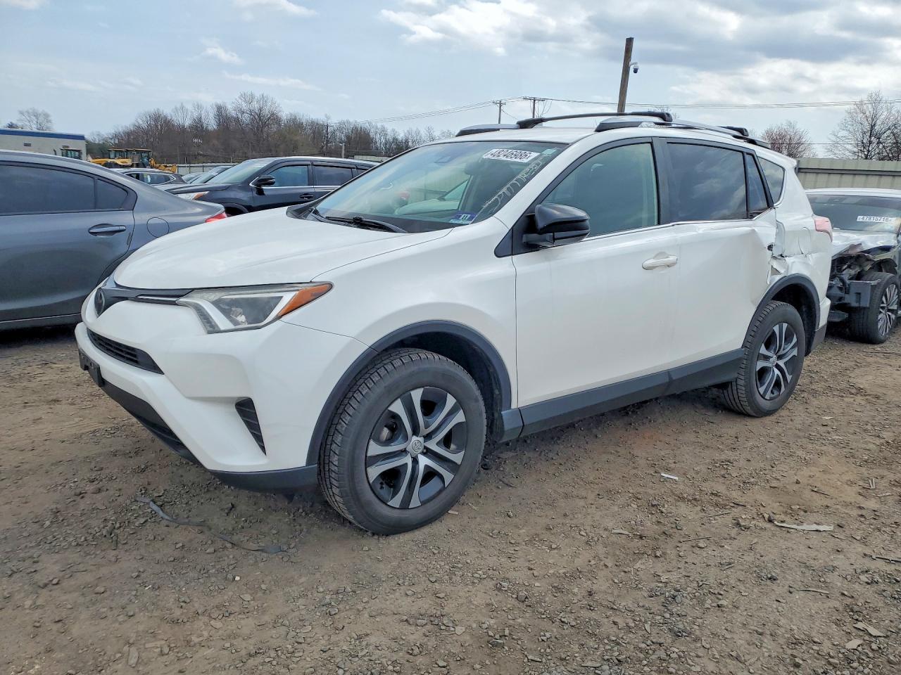 Salvage Toyota RAV4 Image
