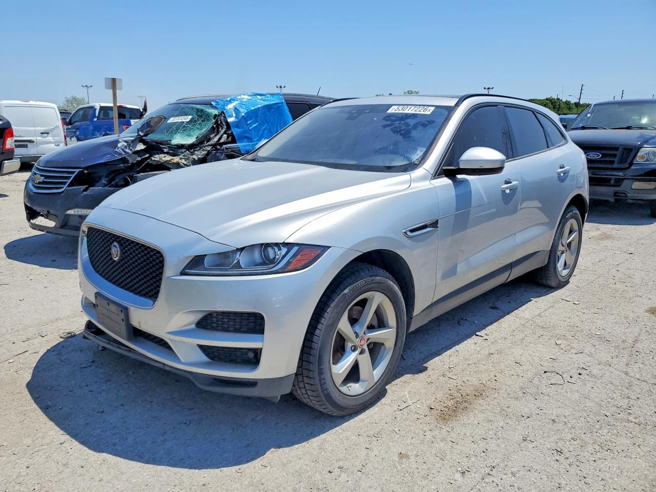 Salvage Jaguar F-PACE Image