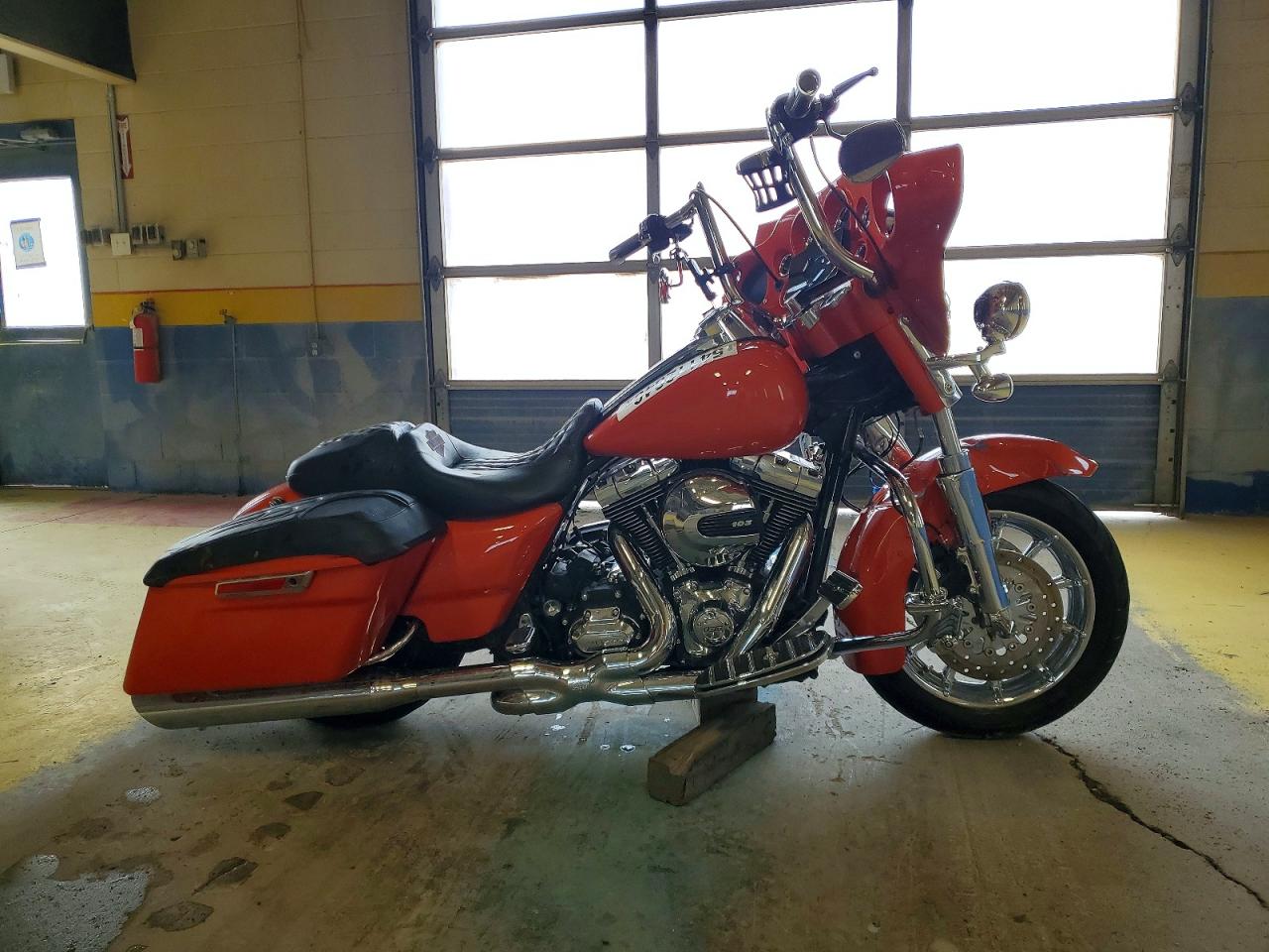 Salvage Harley-Davidson Fl Image