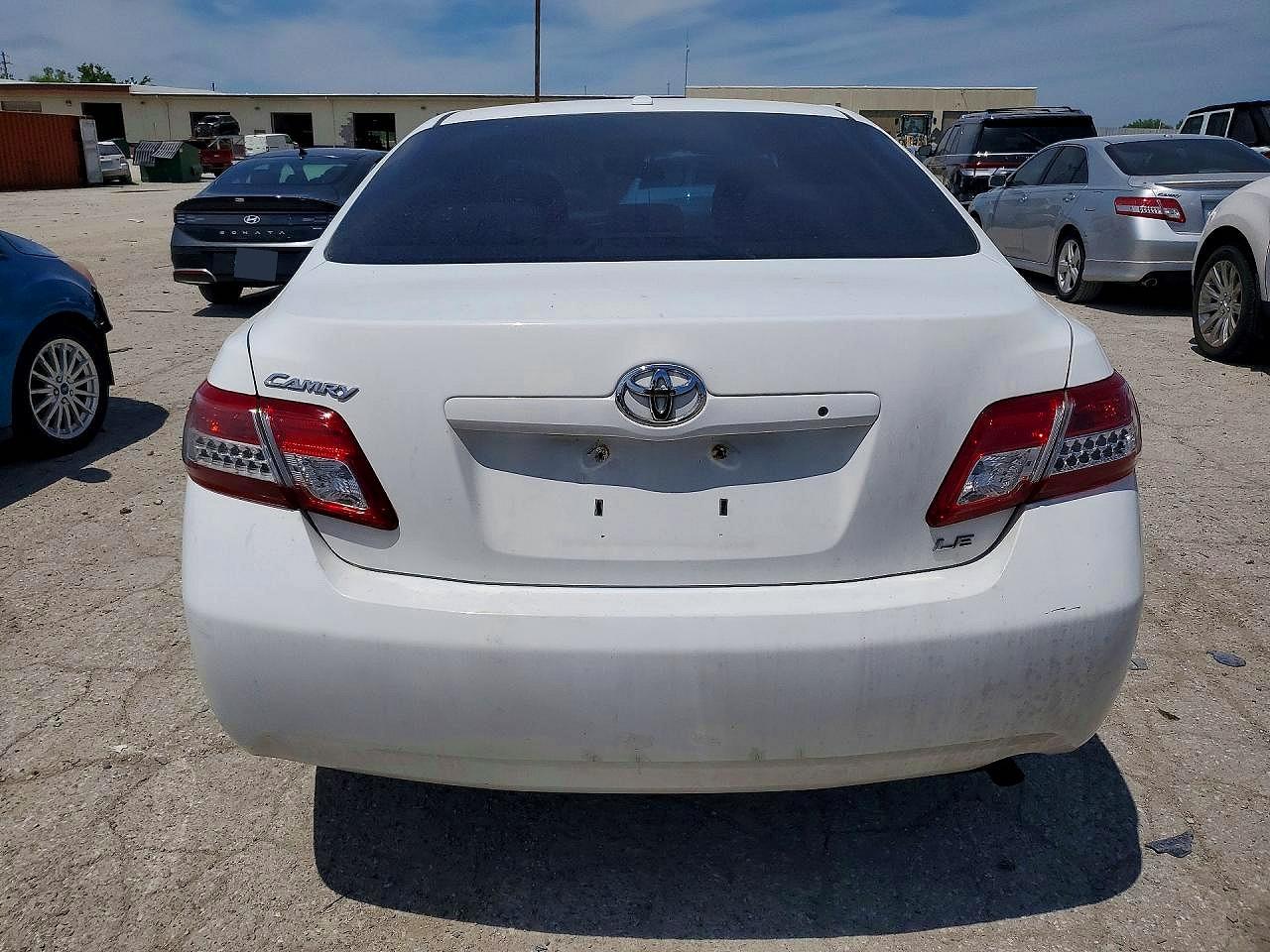 Toyota Camry Le