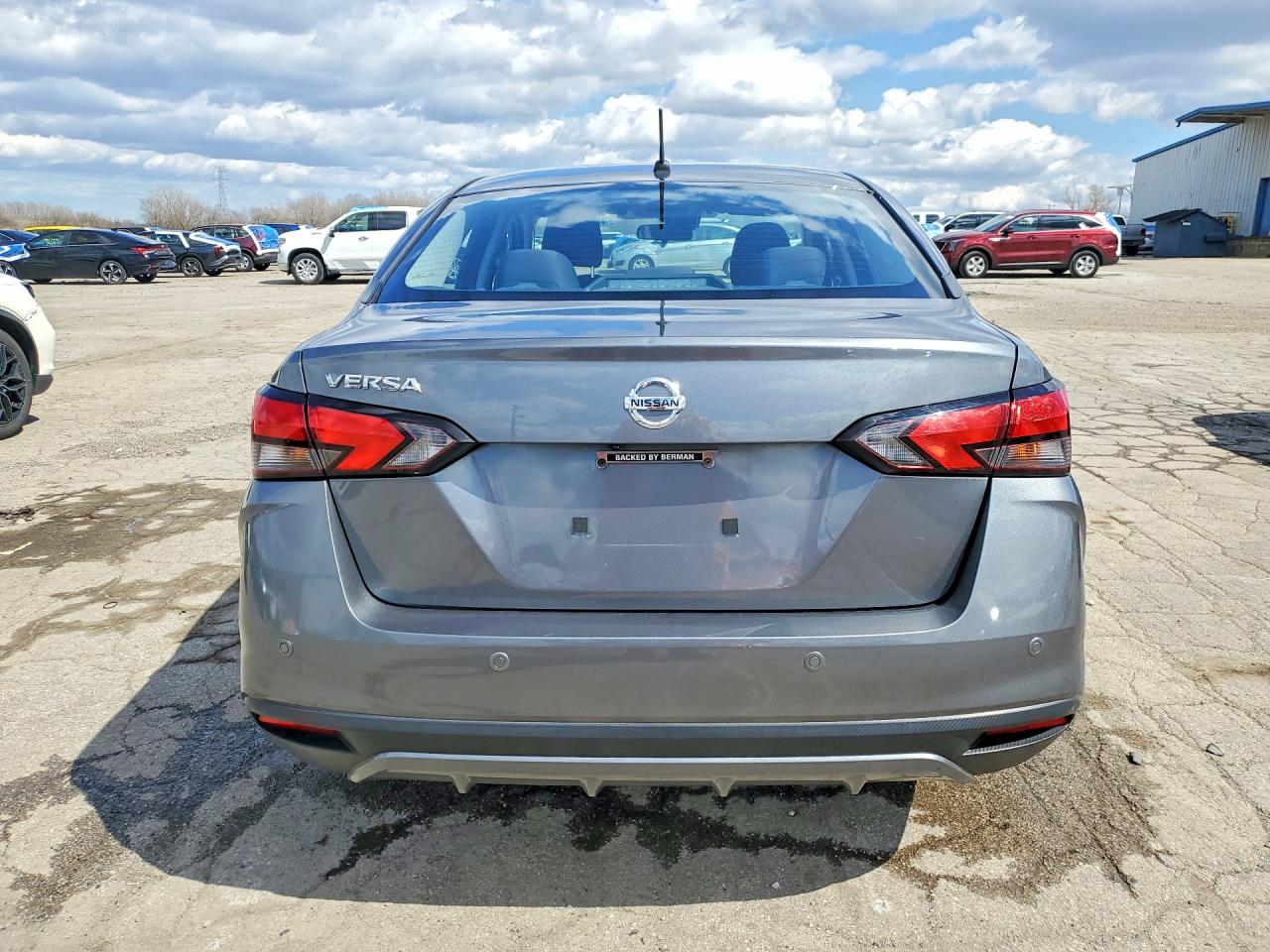 Nissan Versa S