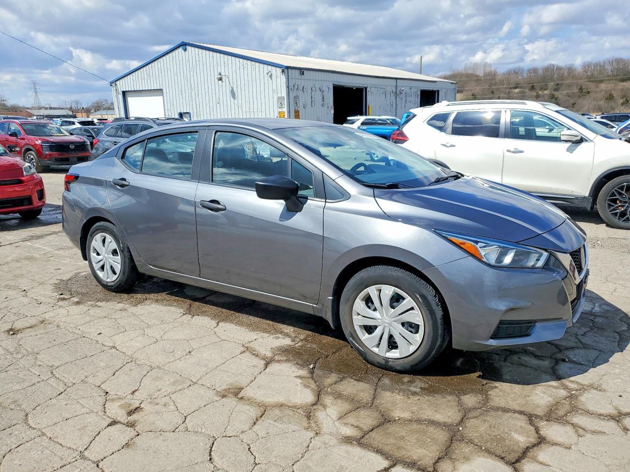 Nissan Versa S