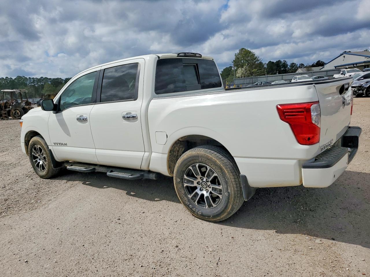 Nissan Titan Sv