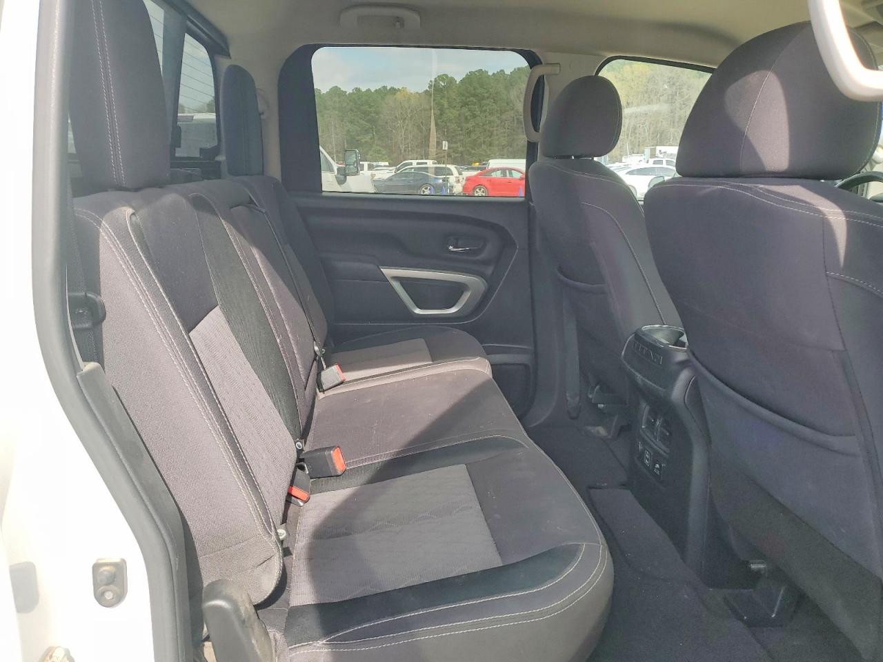 Nissan Titan Sv