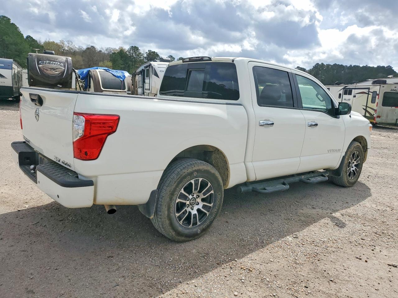 Nissan Titan Sv