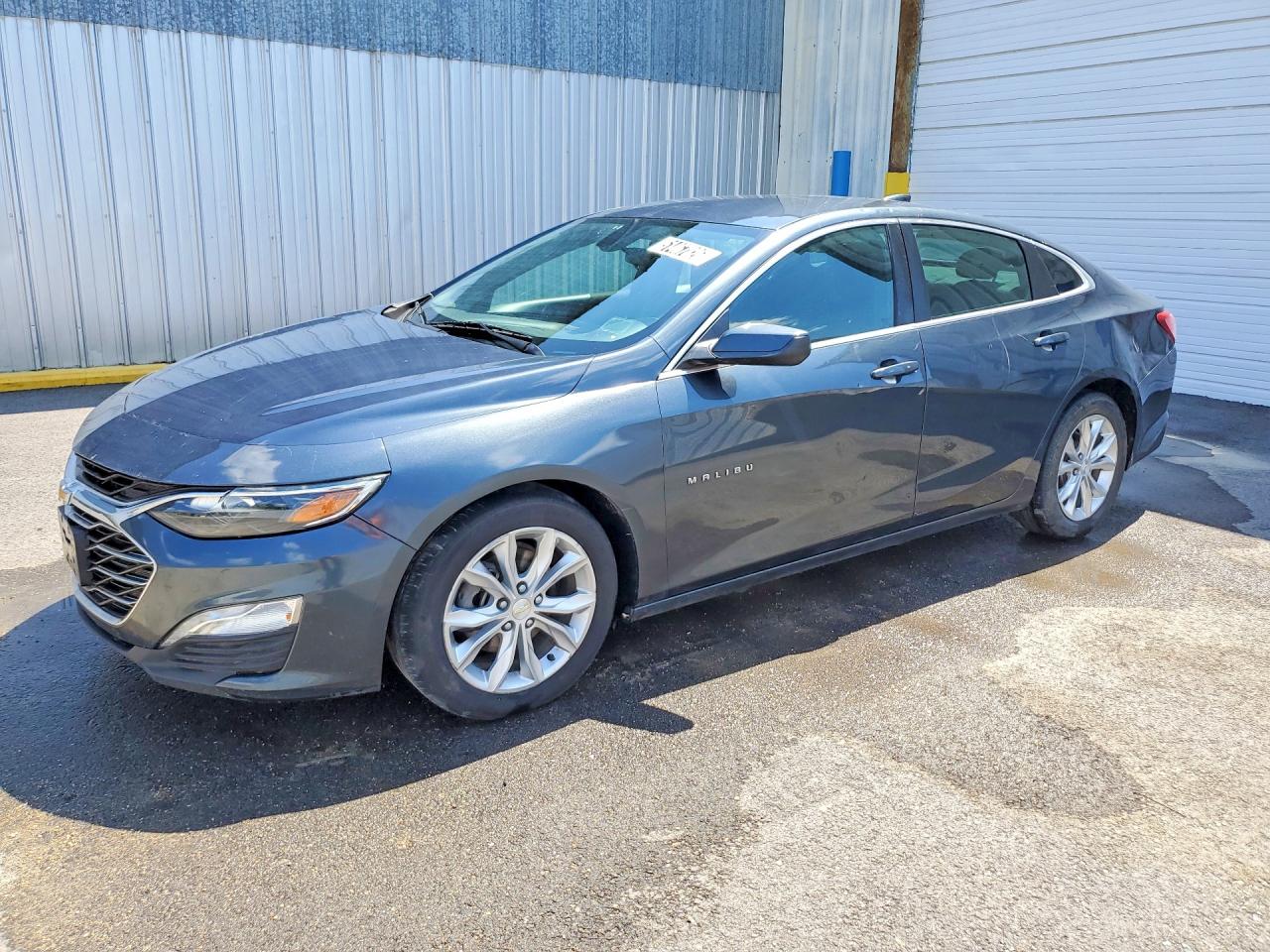 Salvage Chevrolet Malibu Image