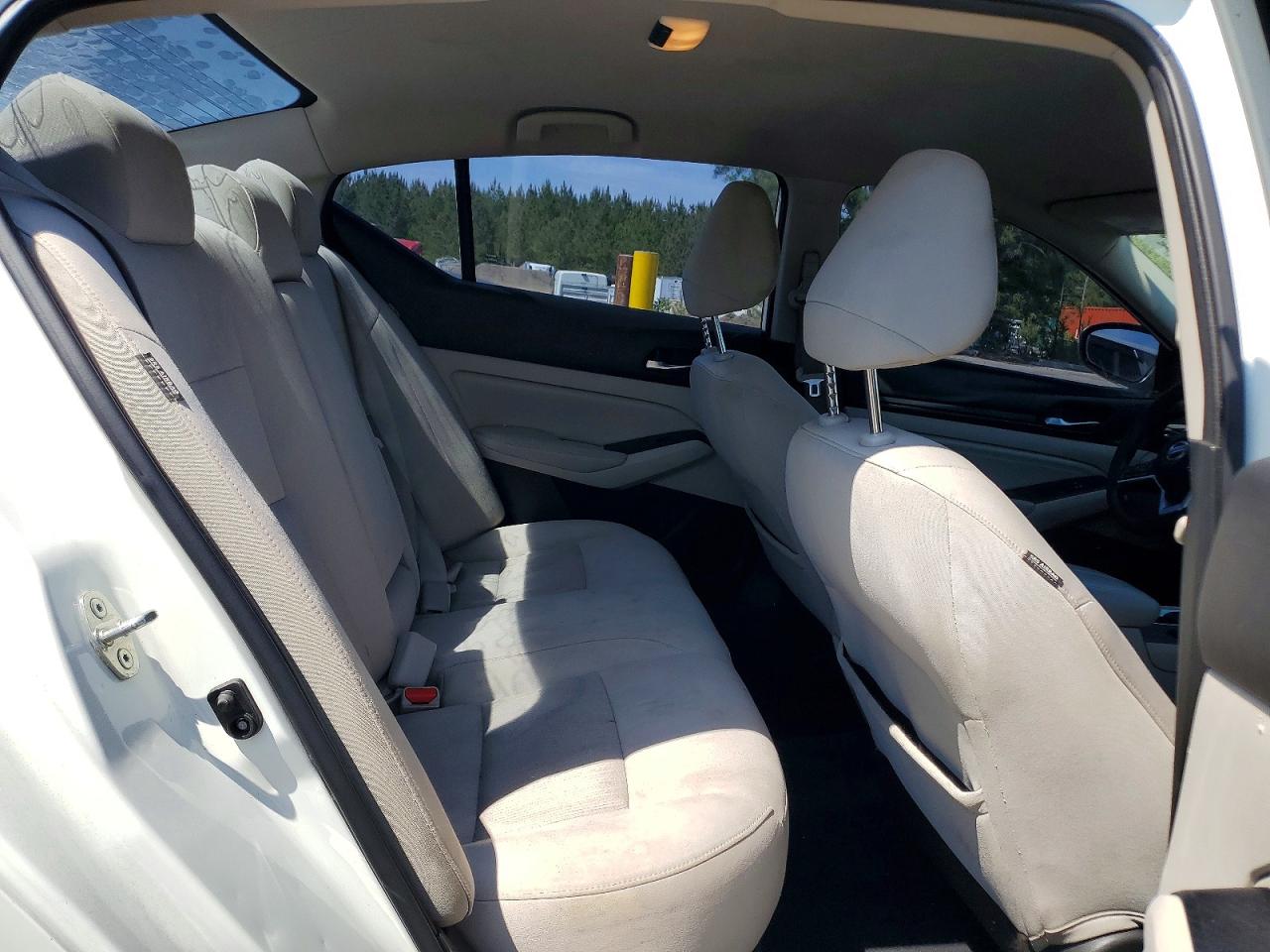 Nissan Altima S