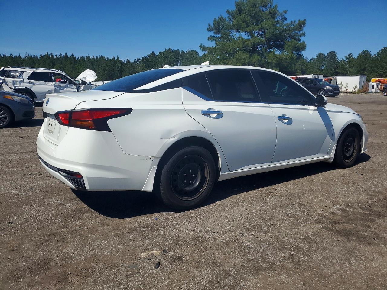 Nissan Altima S