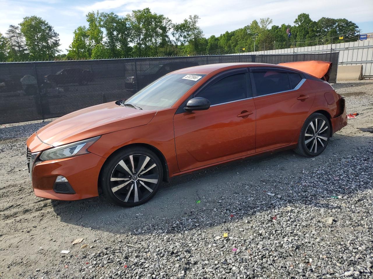 Salvage Nissan Altima Image