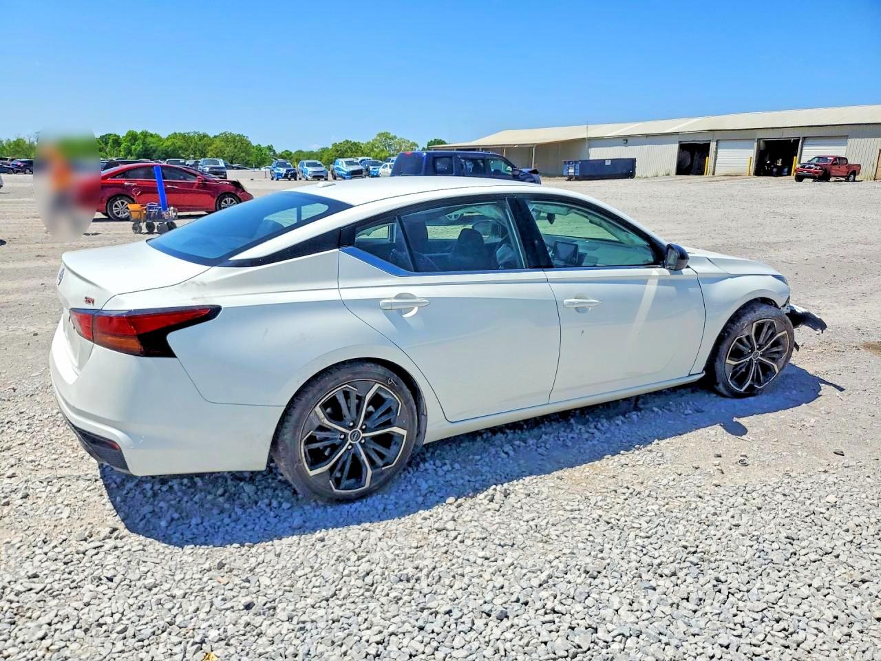 Nissan Altima Sr