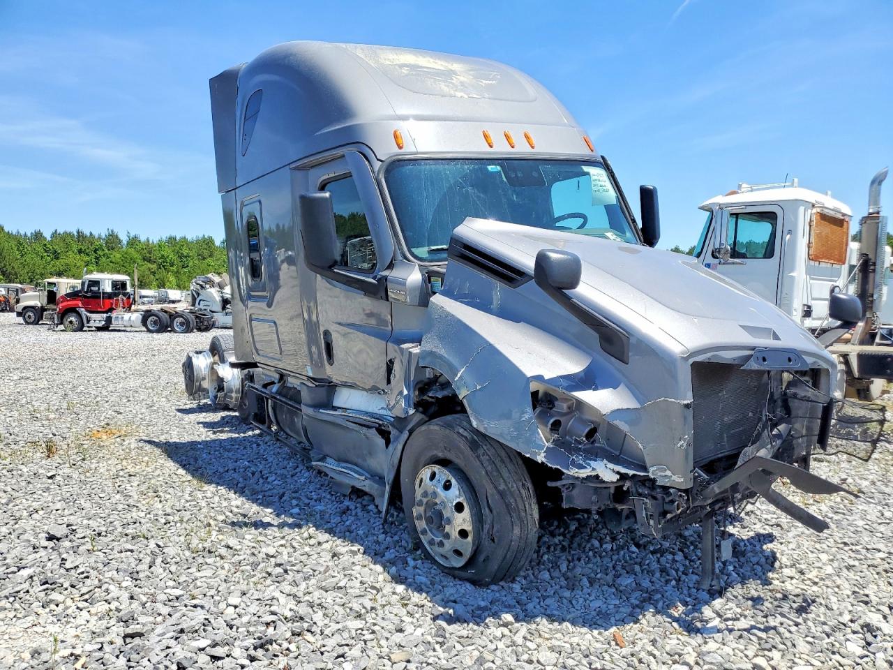 Freightliner Cascadia 126