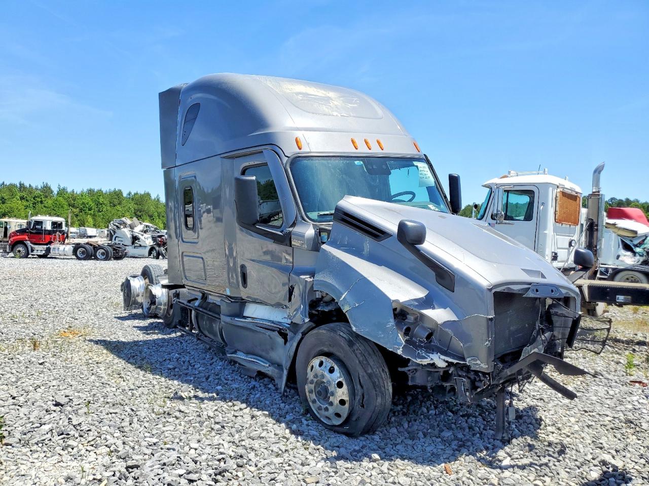 Salvage Freightliner Cascadia 126 Image