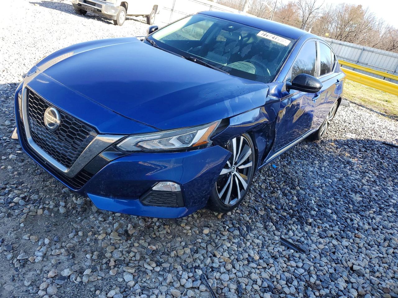 Salvage Nissan Altima Image