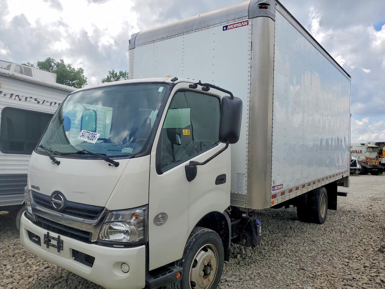 Salvage Hino 195 Image