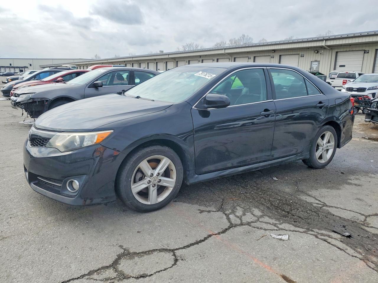 Salvage Toyota Camry Image
