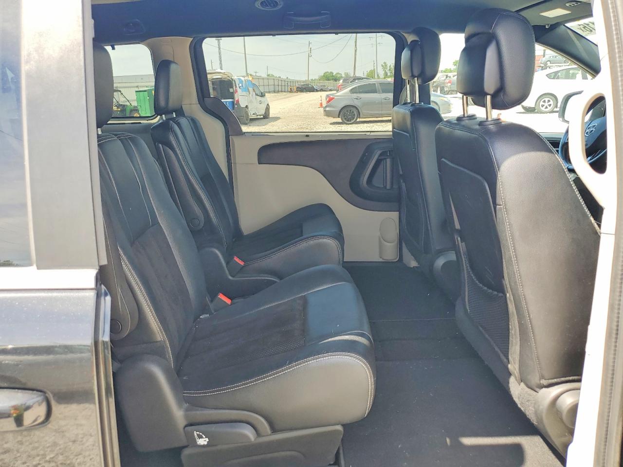 Dodge Caravan Sxt