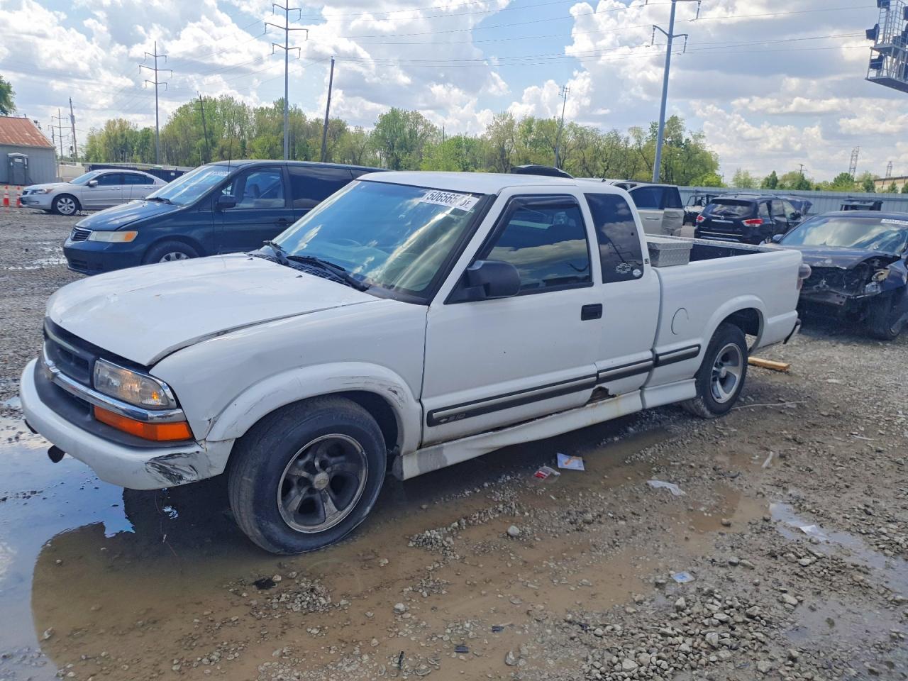 Salvage Chevrolet S-10 Image