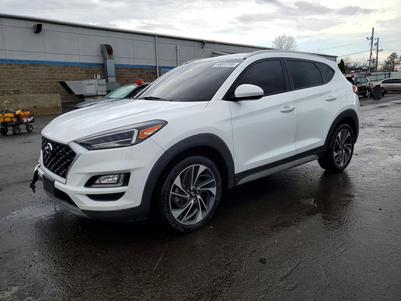 Salvage Hyundai TUCSON Image