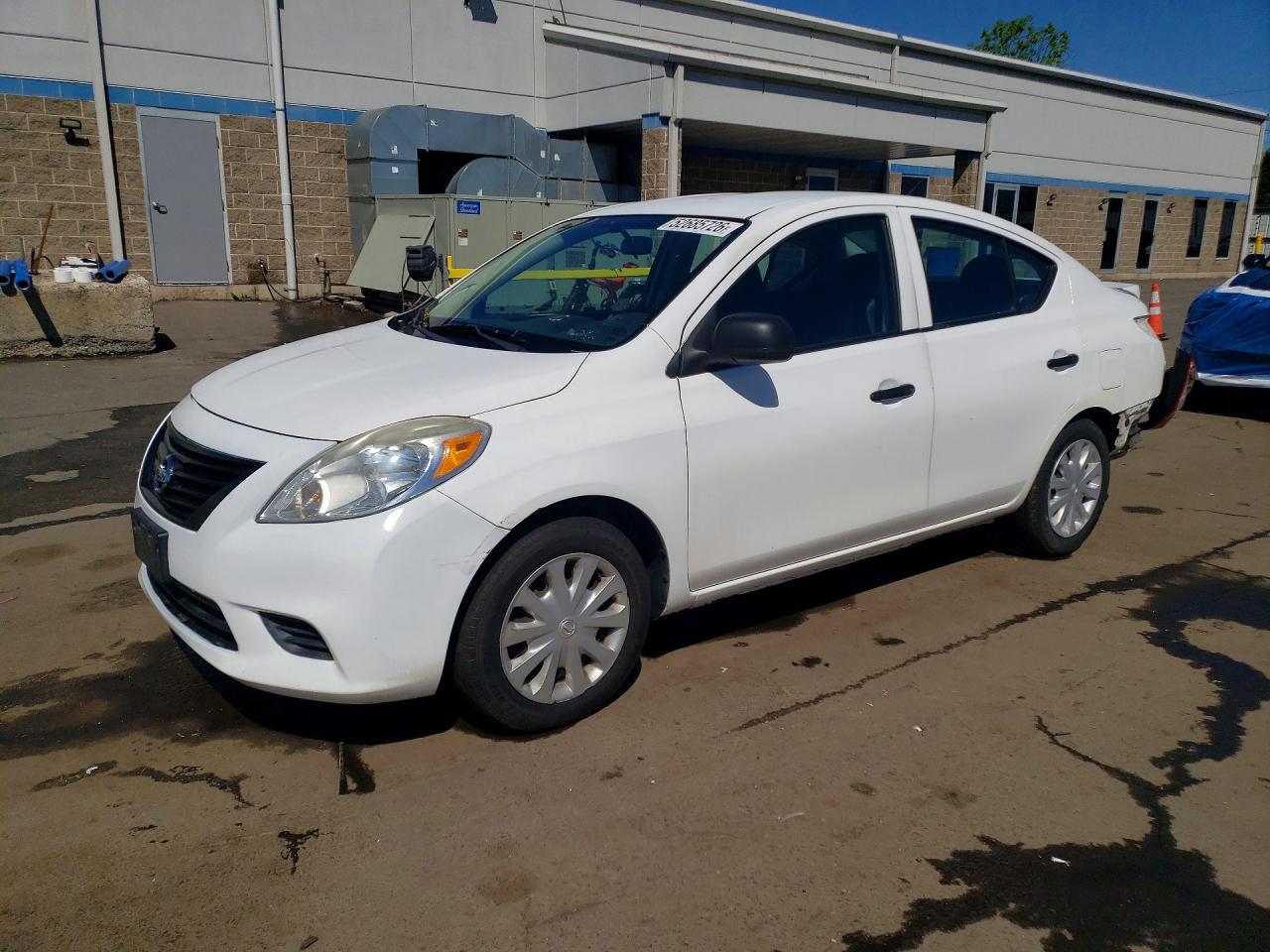 Salvage Nissan Versa Image