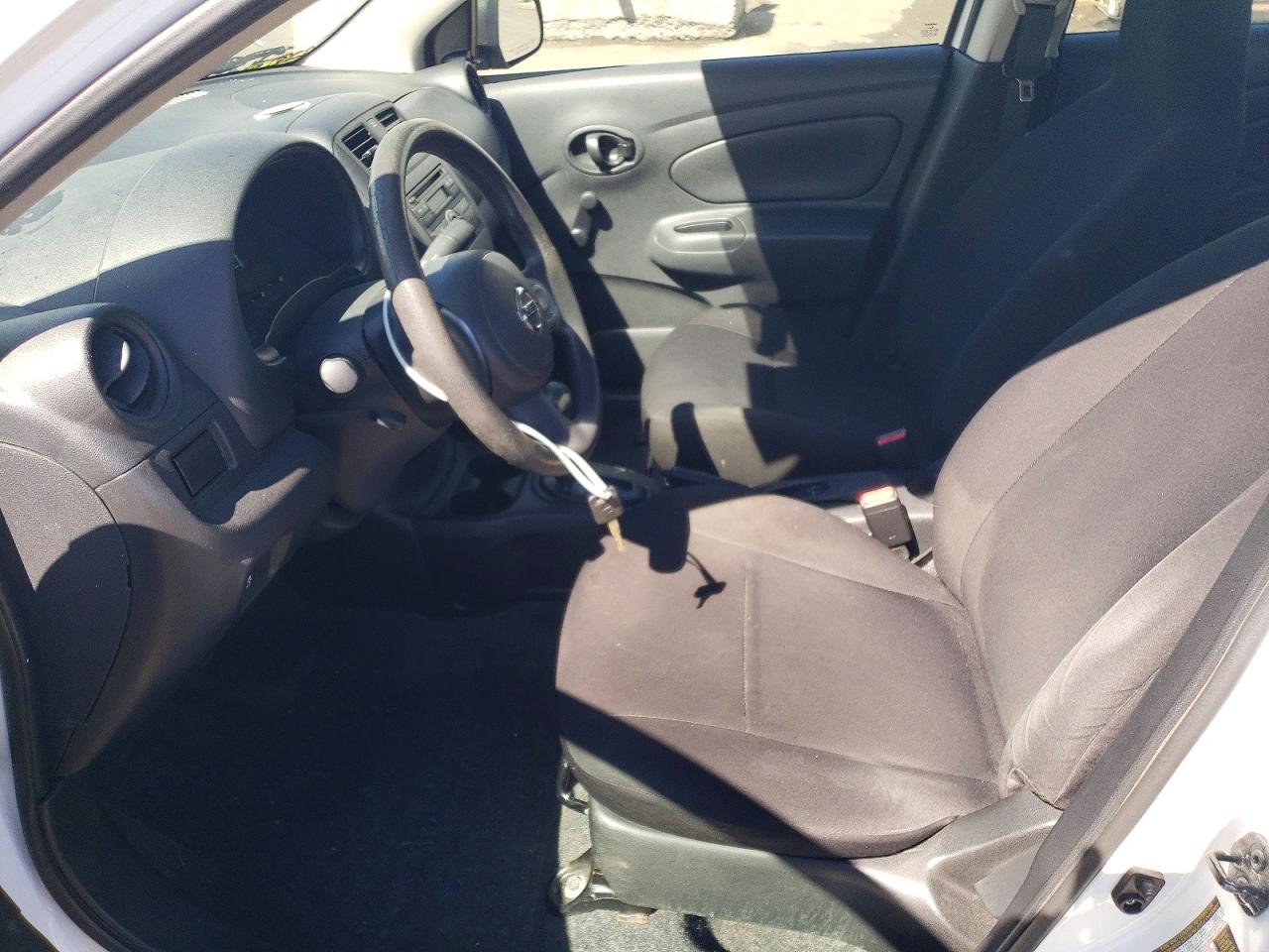 Nissan Versa 1.6 S Plus