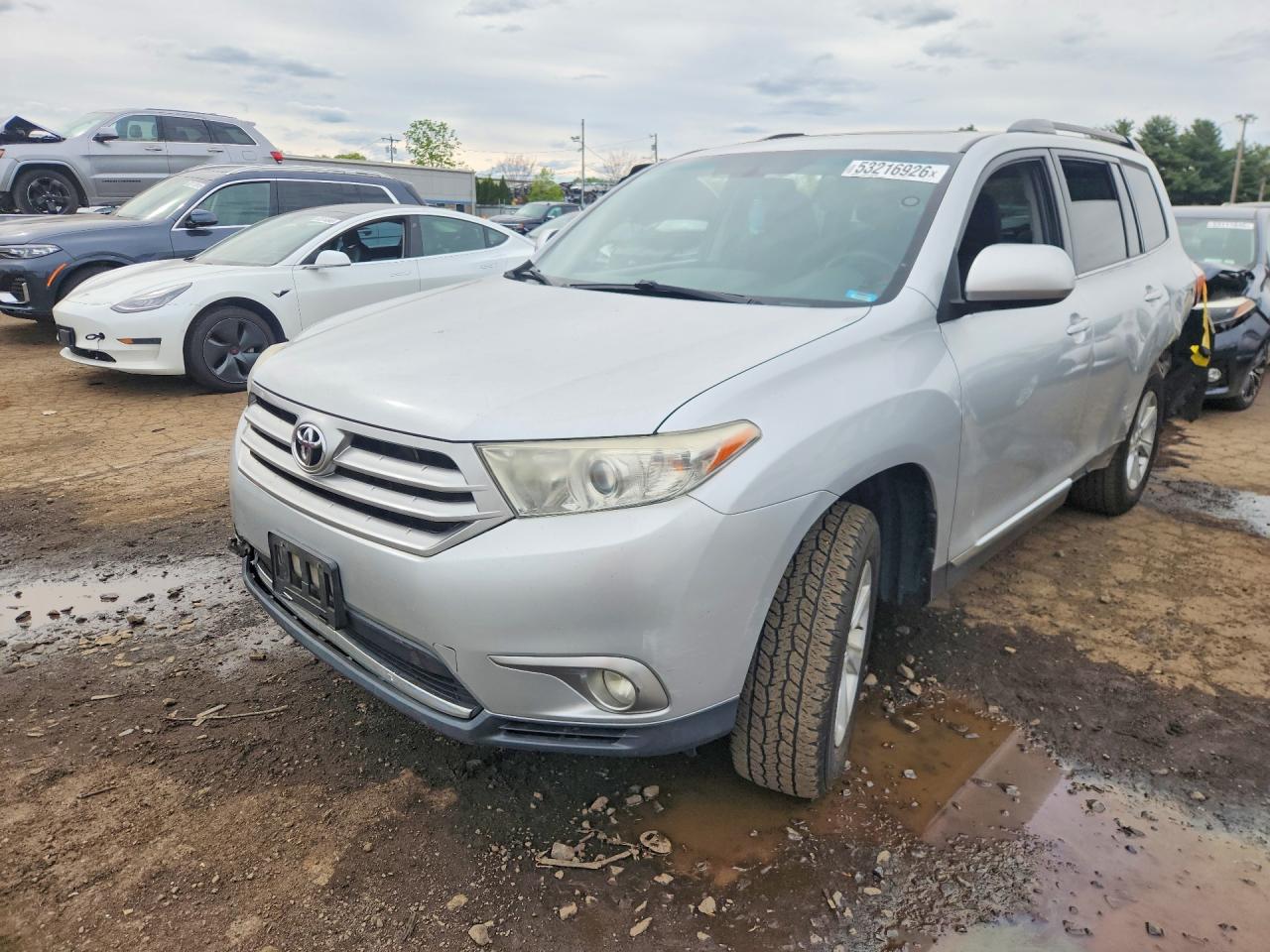 Salvage Toyota Highlander Image