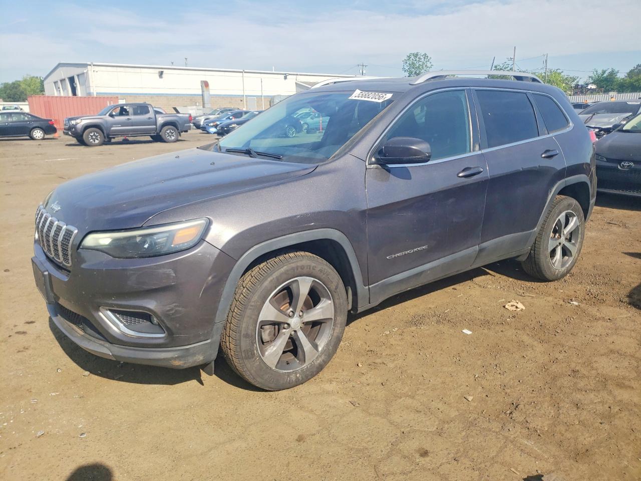 Salvage Jeep Cherokee Image