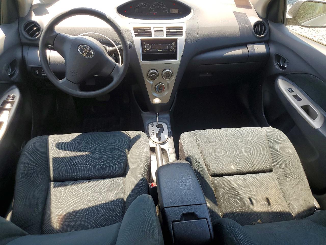 Toyota Yaris Base