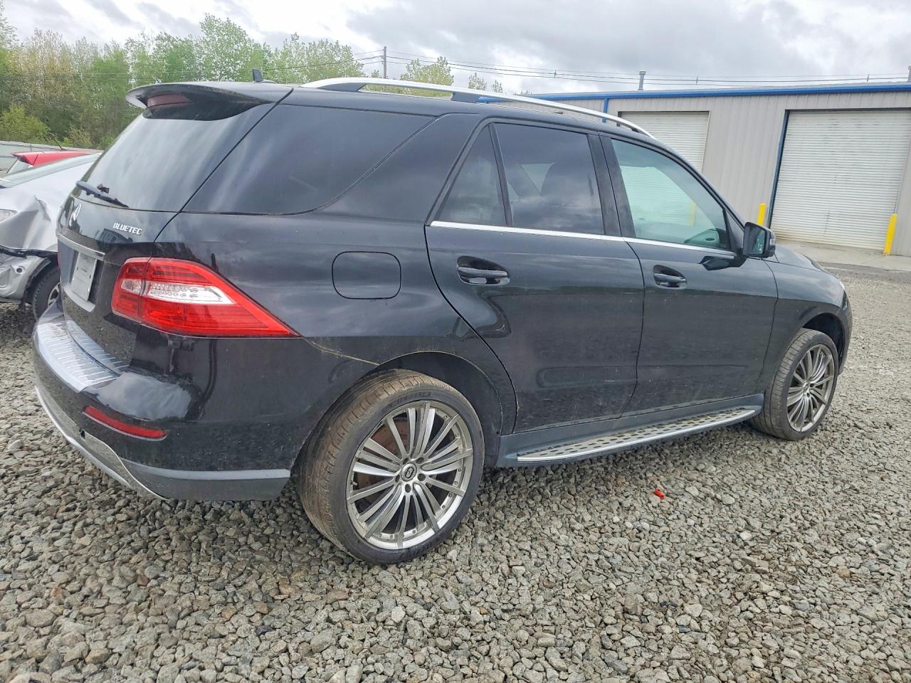 Mercedes-Benz M-Class 350 Bluetec