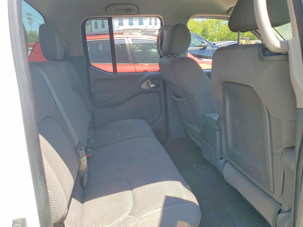 Nissan Frontier Se V6