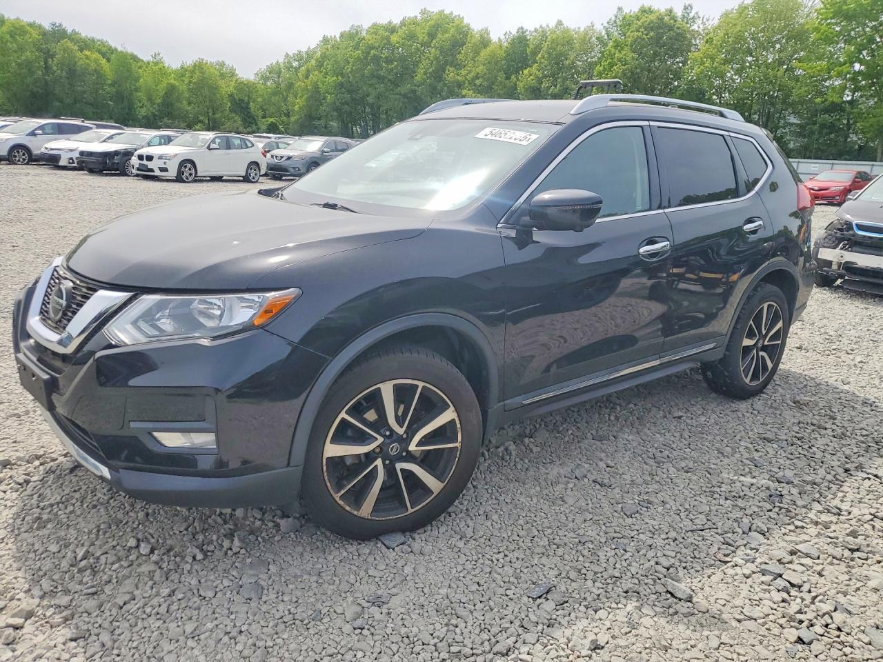 Salvage Nissan Rogue Image