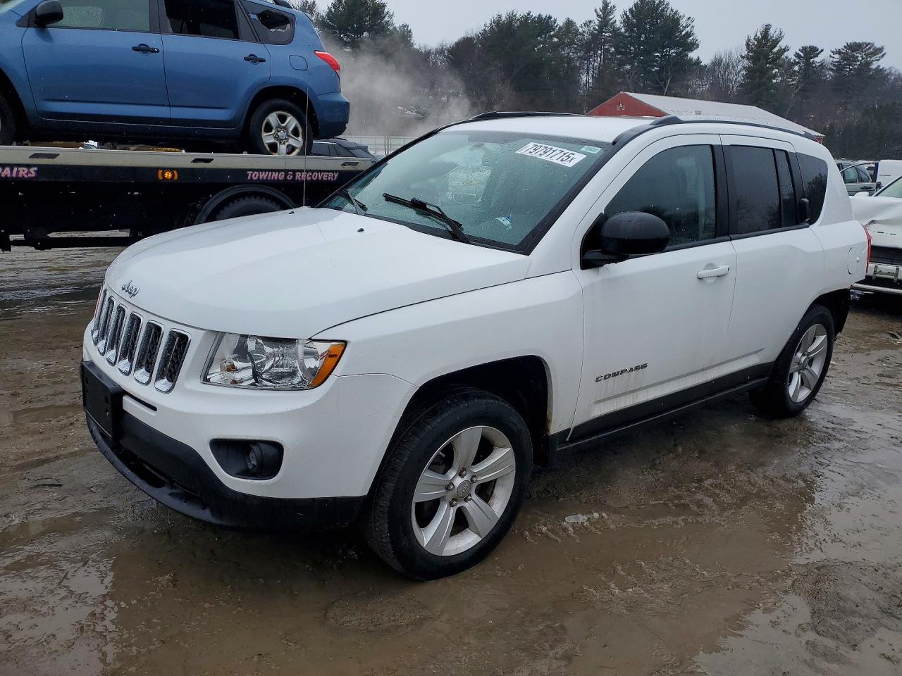 Salvage Jeep Compass Image