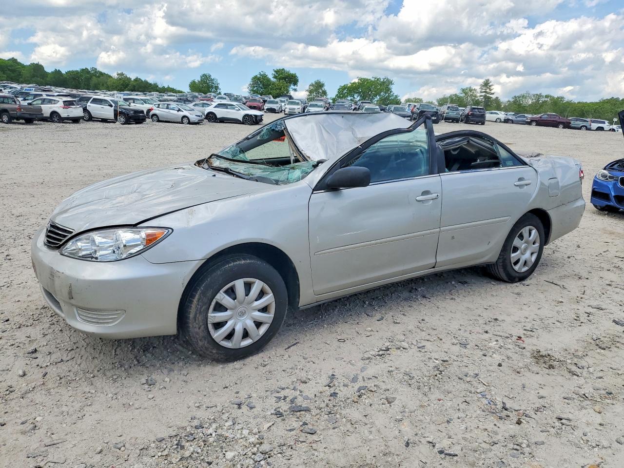 Salvage Toyota Camry Image
