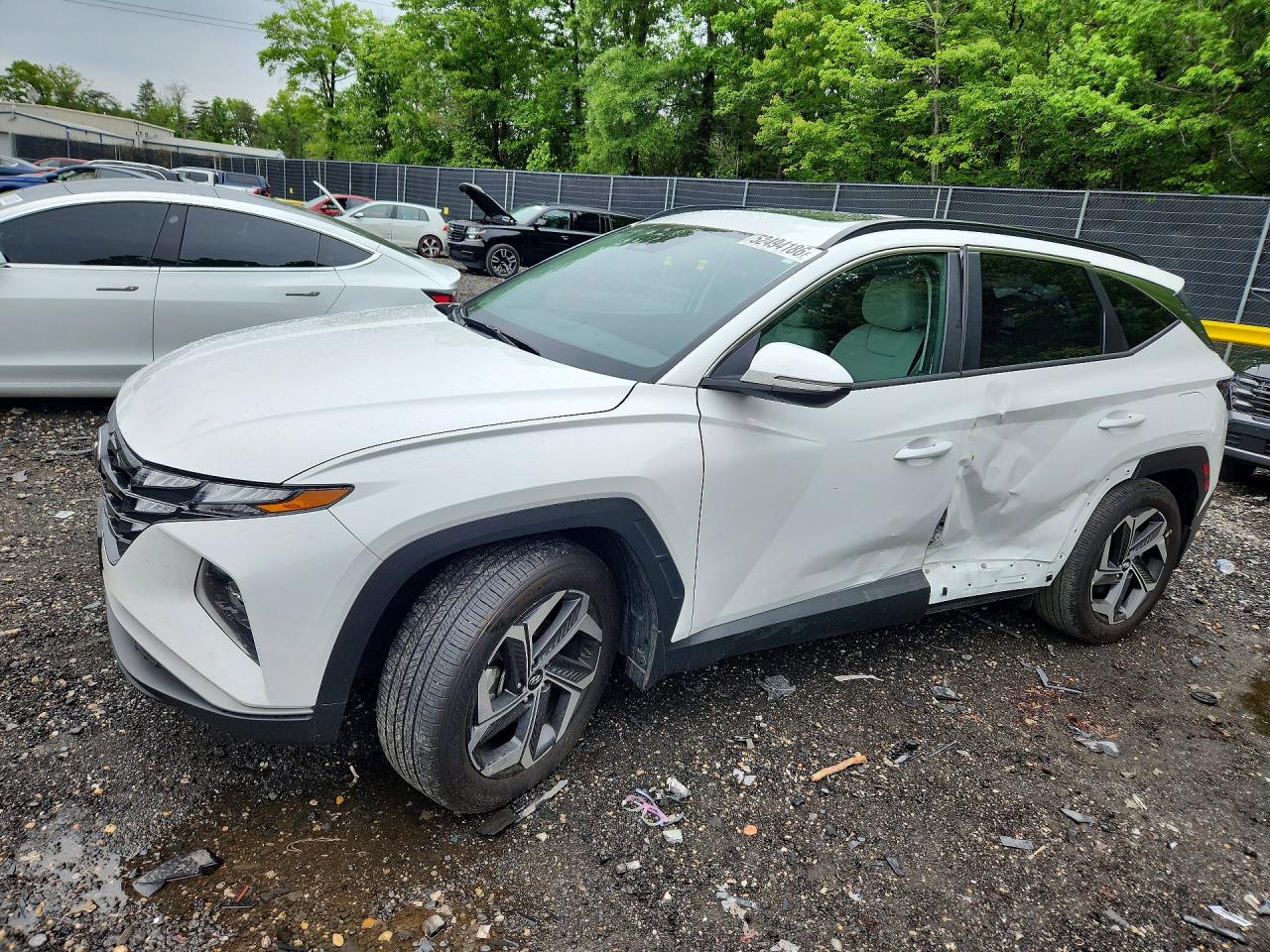 Salvage Hyundai TUCSON Image