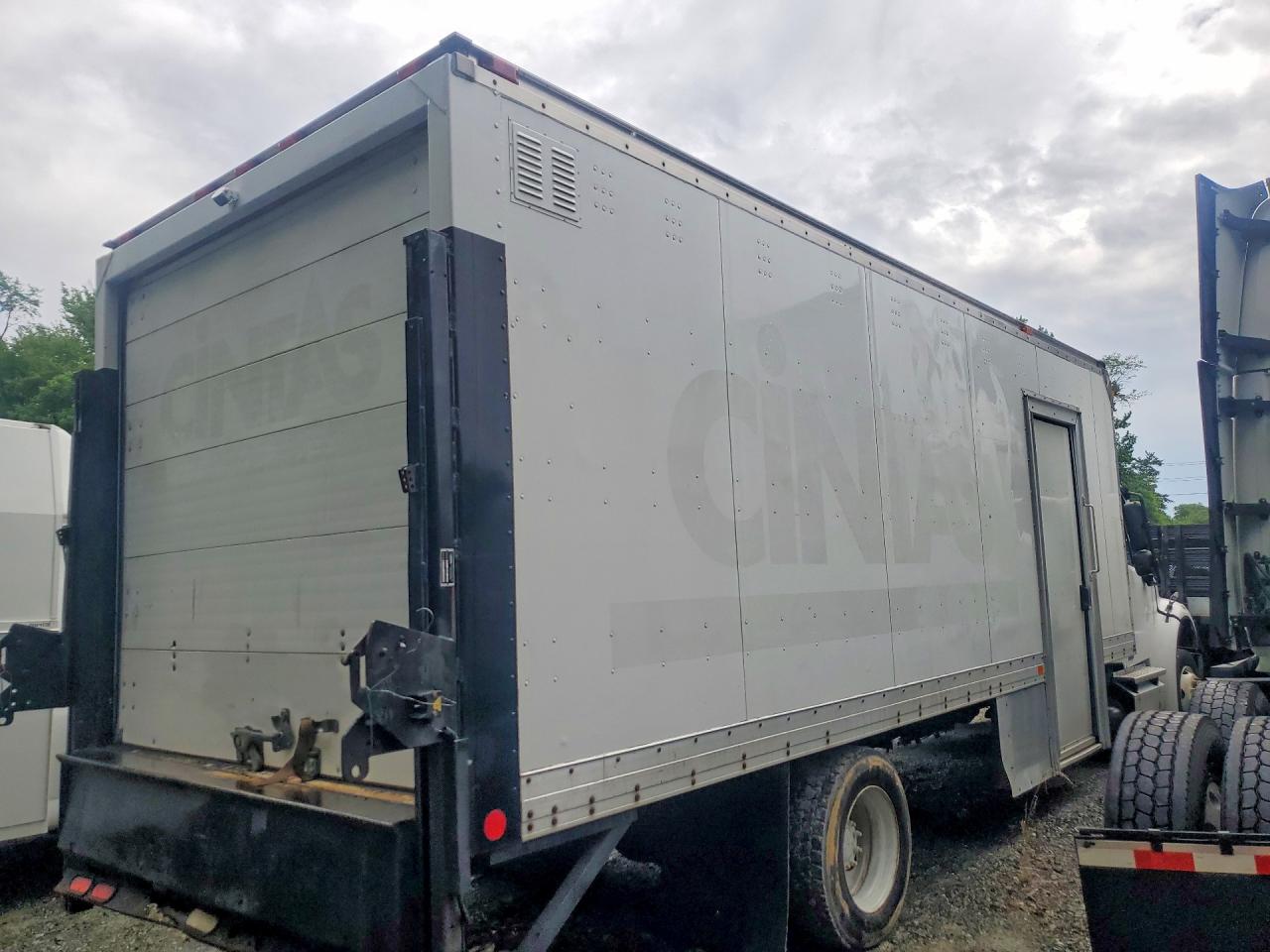 Freightliner M2
