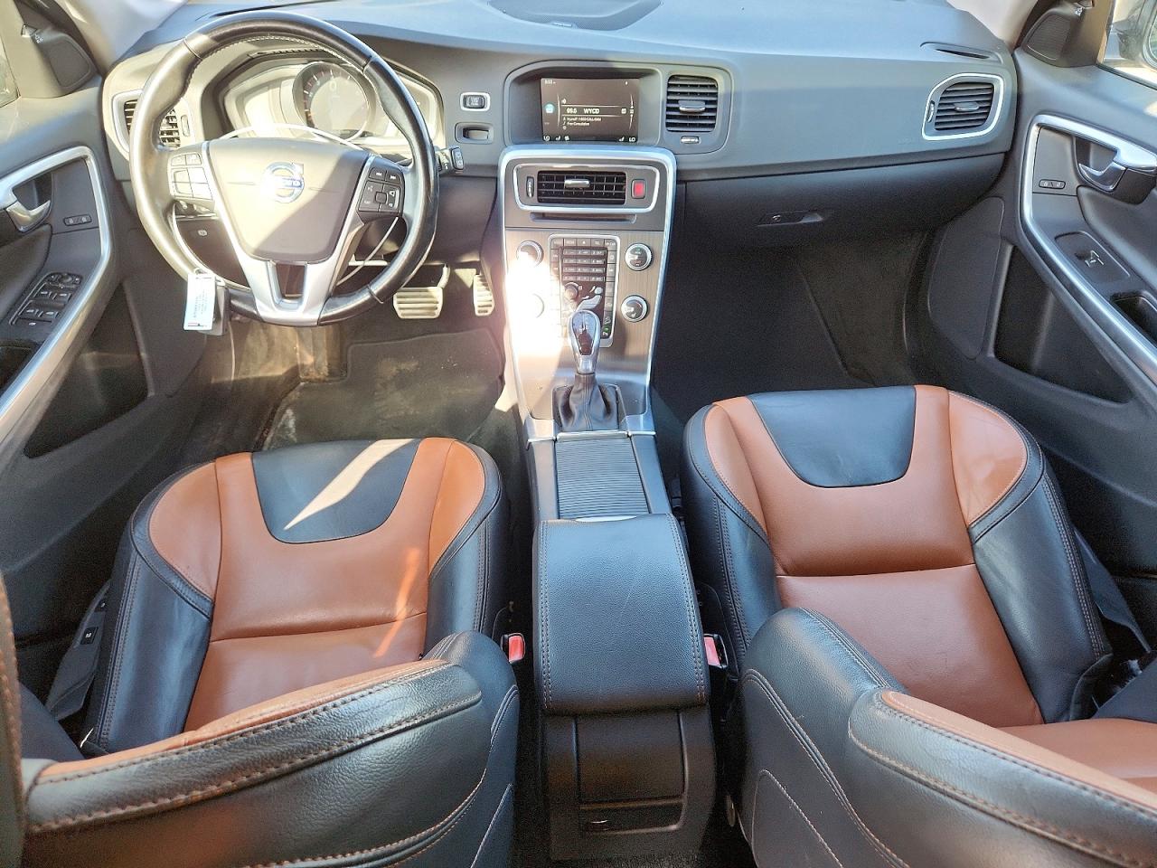 Volvo V60 Platinum