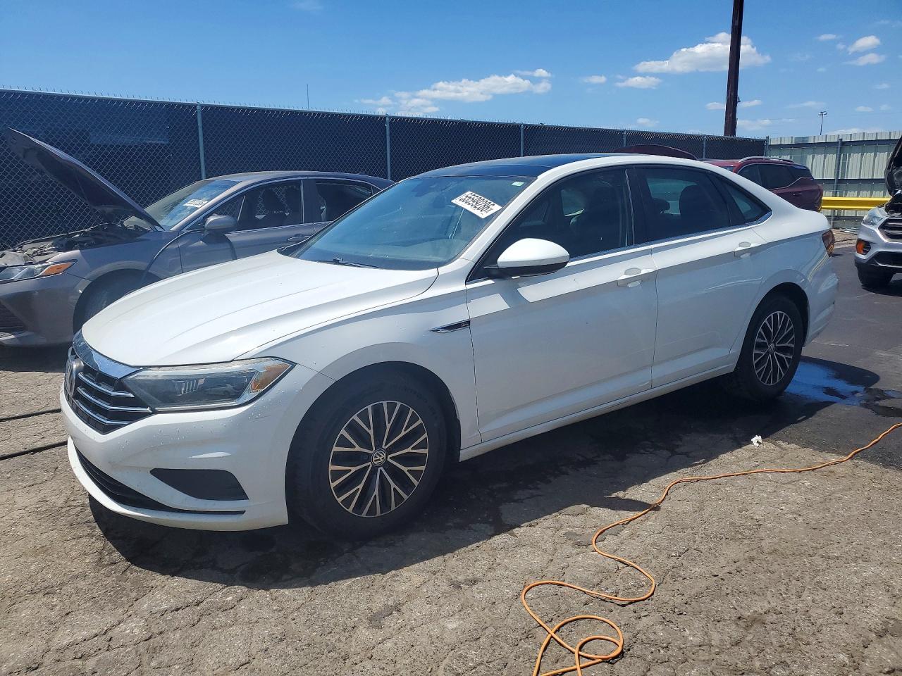 Salvage Volkswagen Jetta Image