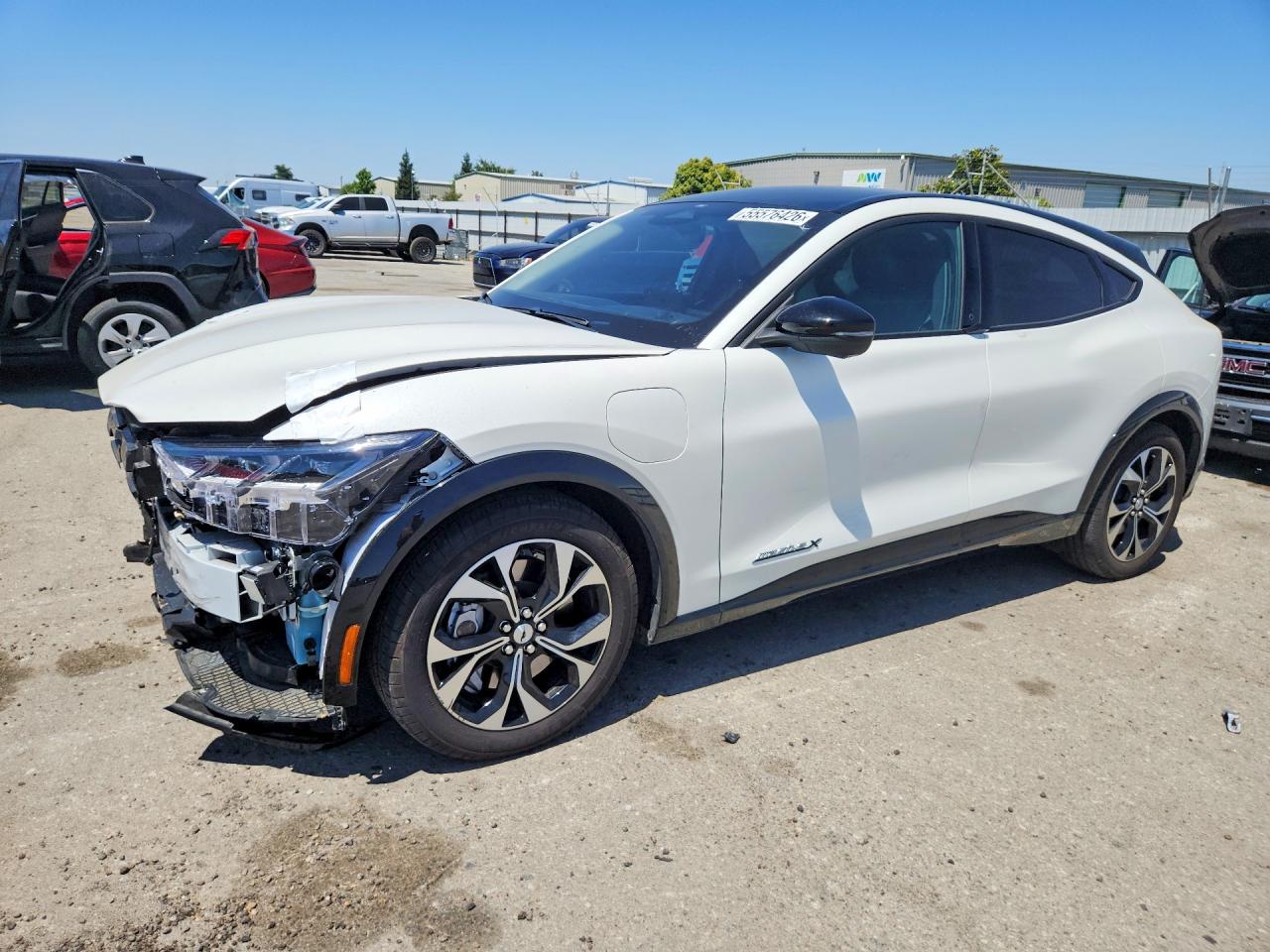 Salvage Ford Mustang Image