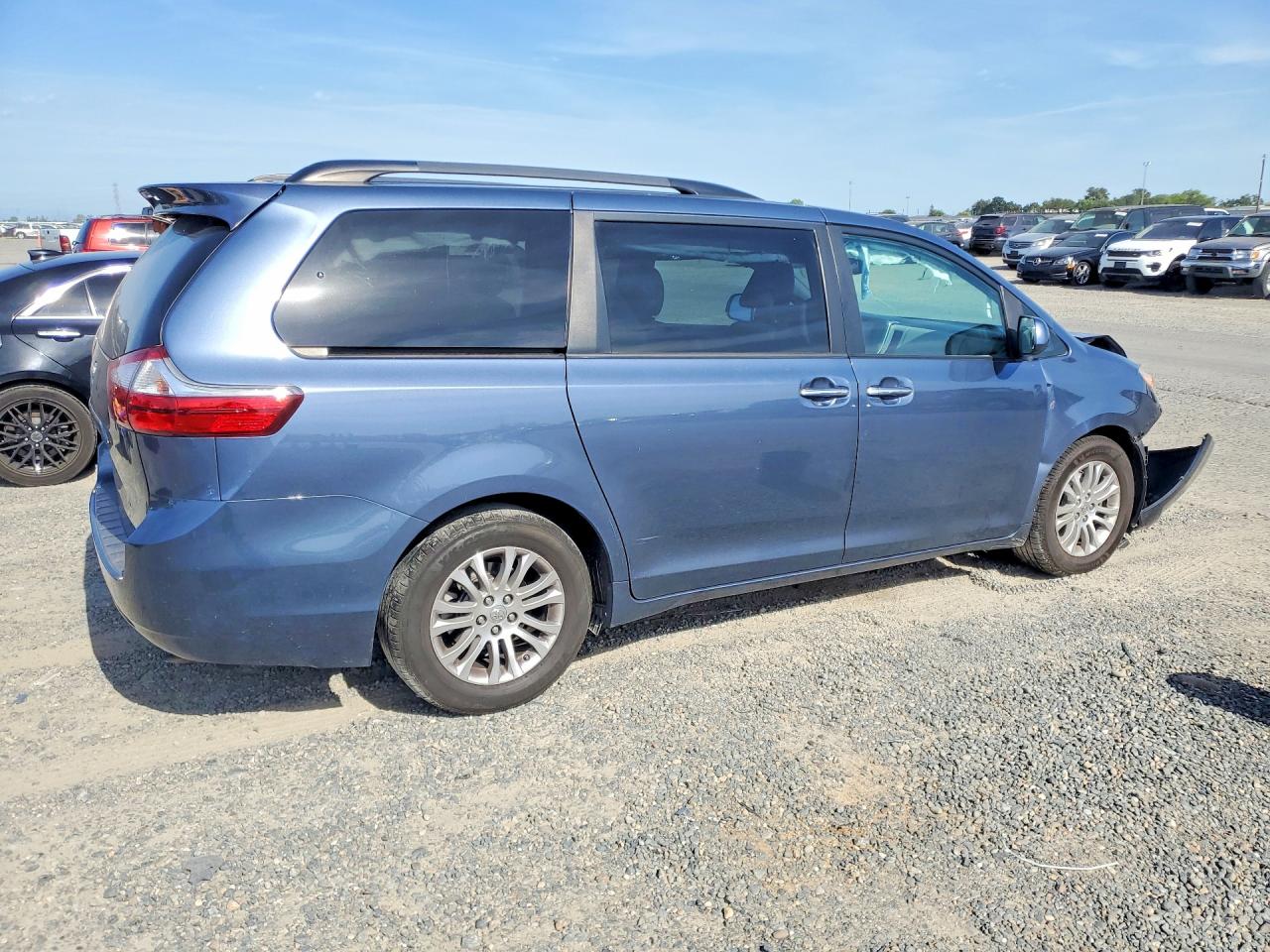 Toyota Sienna Xle 8-passenger