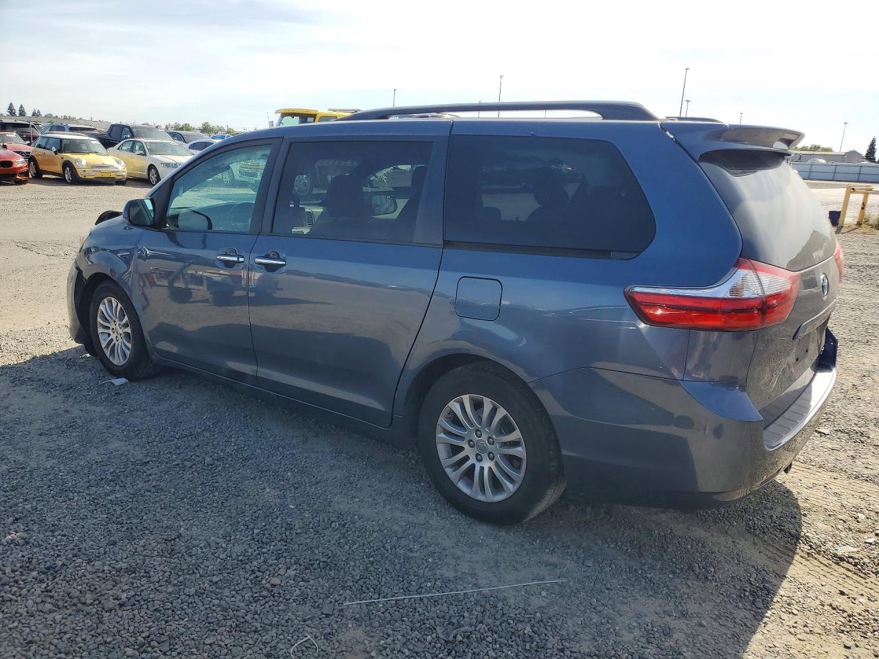 Toyota Sienna Xle 8-passenger