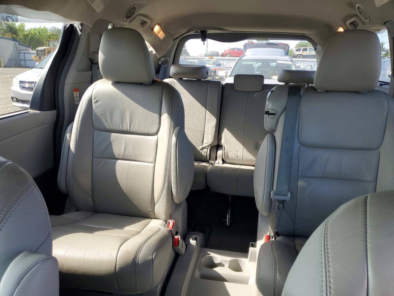 Toyota Sienna Xle 8-passenger