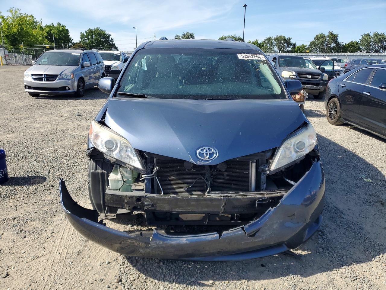 Toyota Sienna Xle 8-passenger