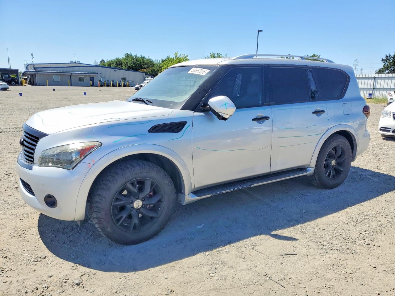 Salvage INFINITI Qx Image