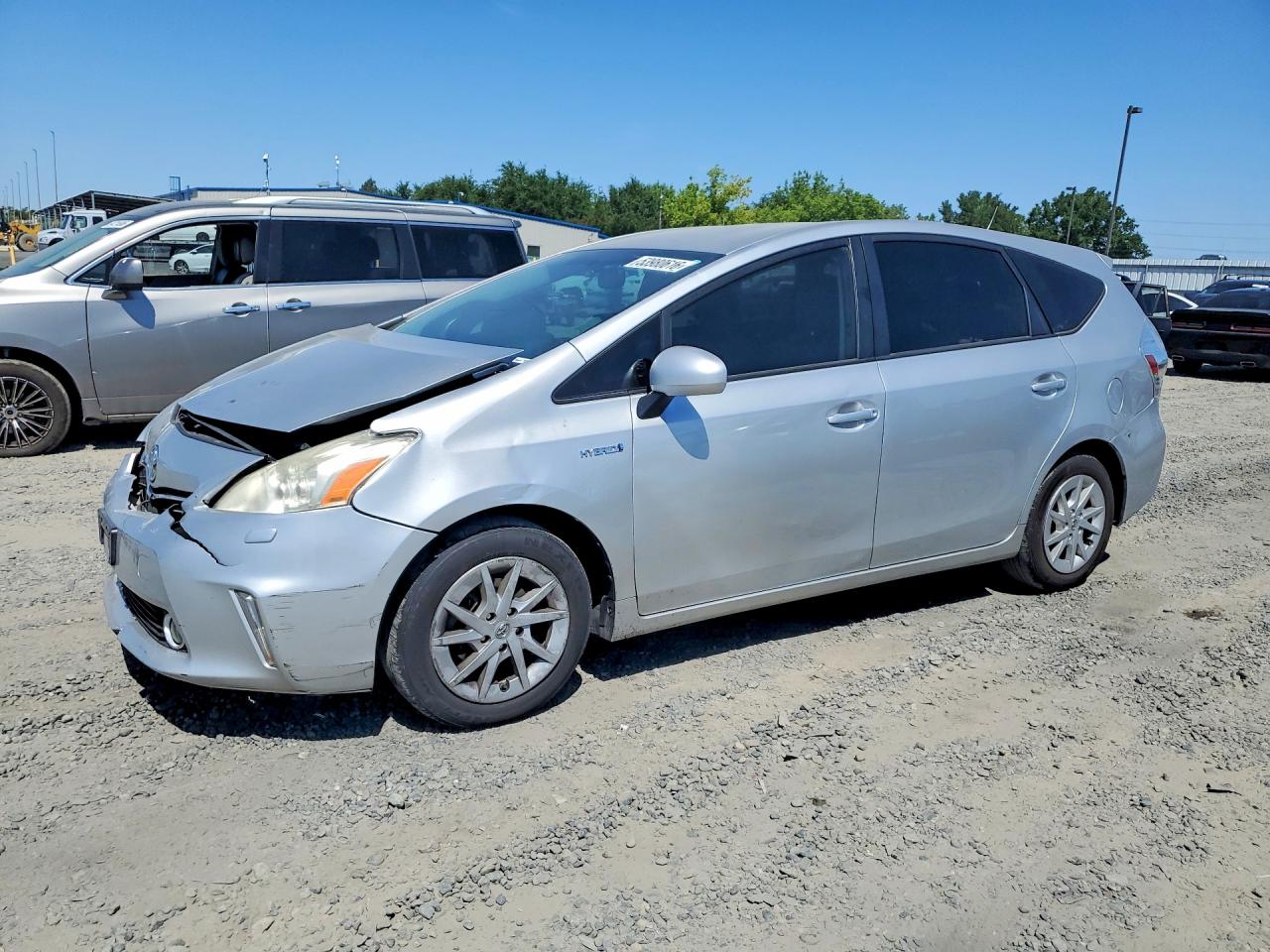 Salvage Toyota Prius Image