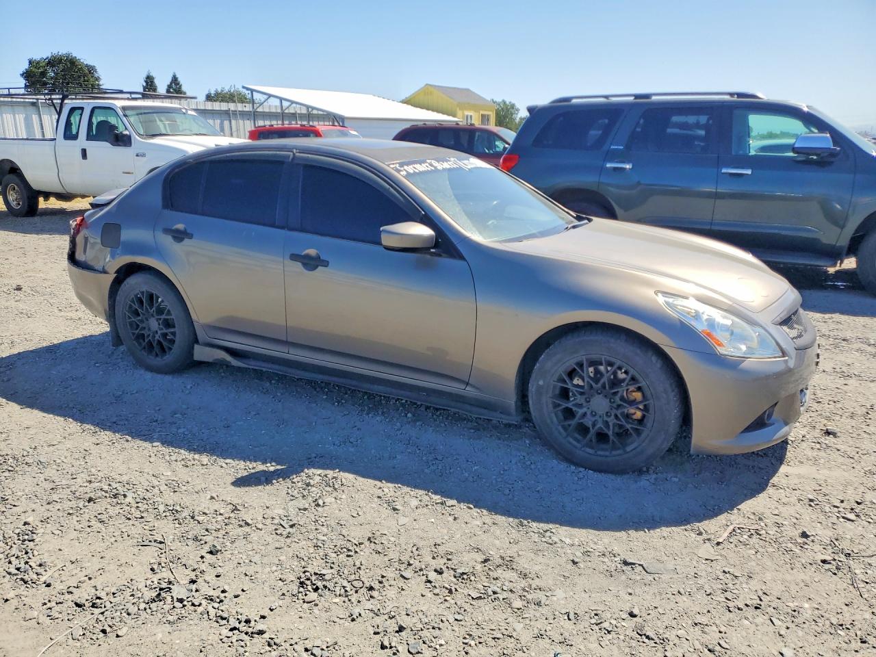 INFINITI G37 Journey