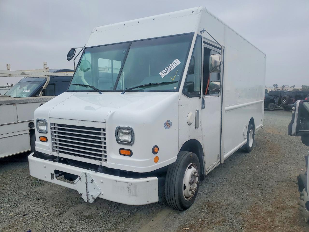 Salvage Freightliner Chassis Image