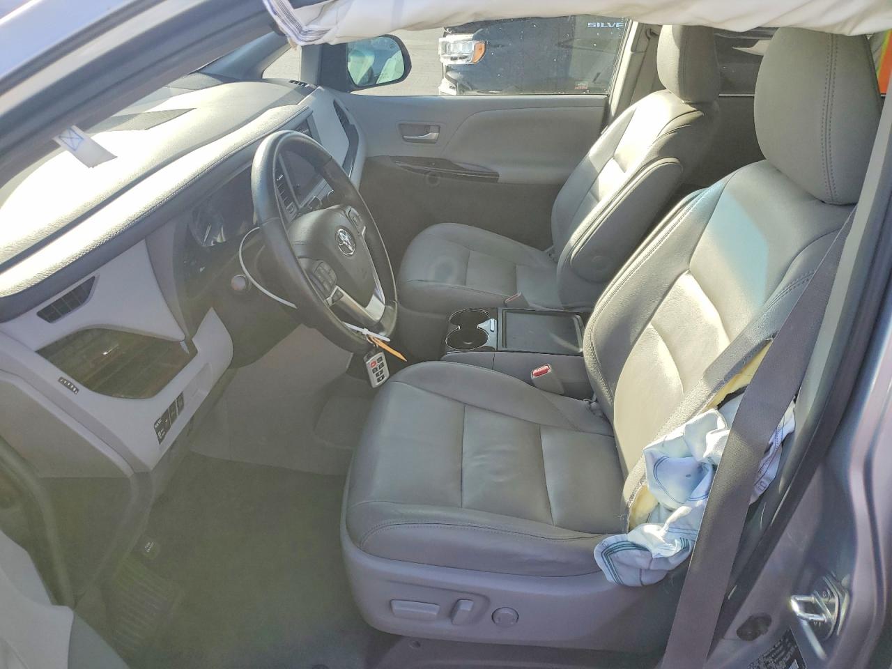 Toyota Sienna Xle 8-passenger