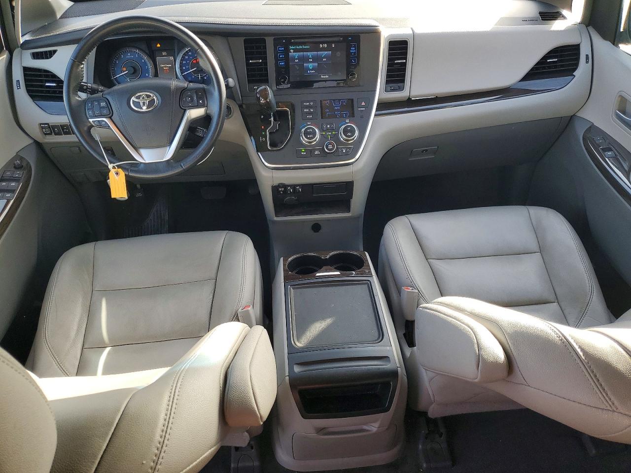 Toyota Sienna Xle 8-passenger